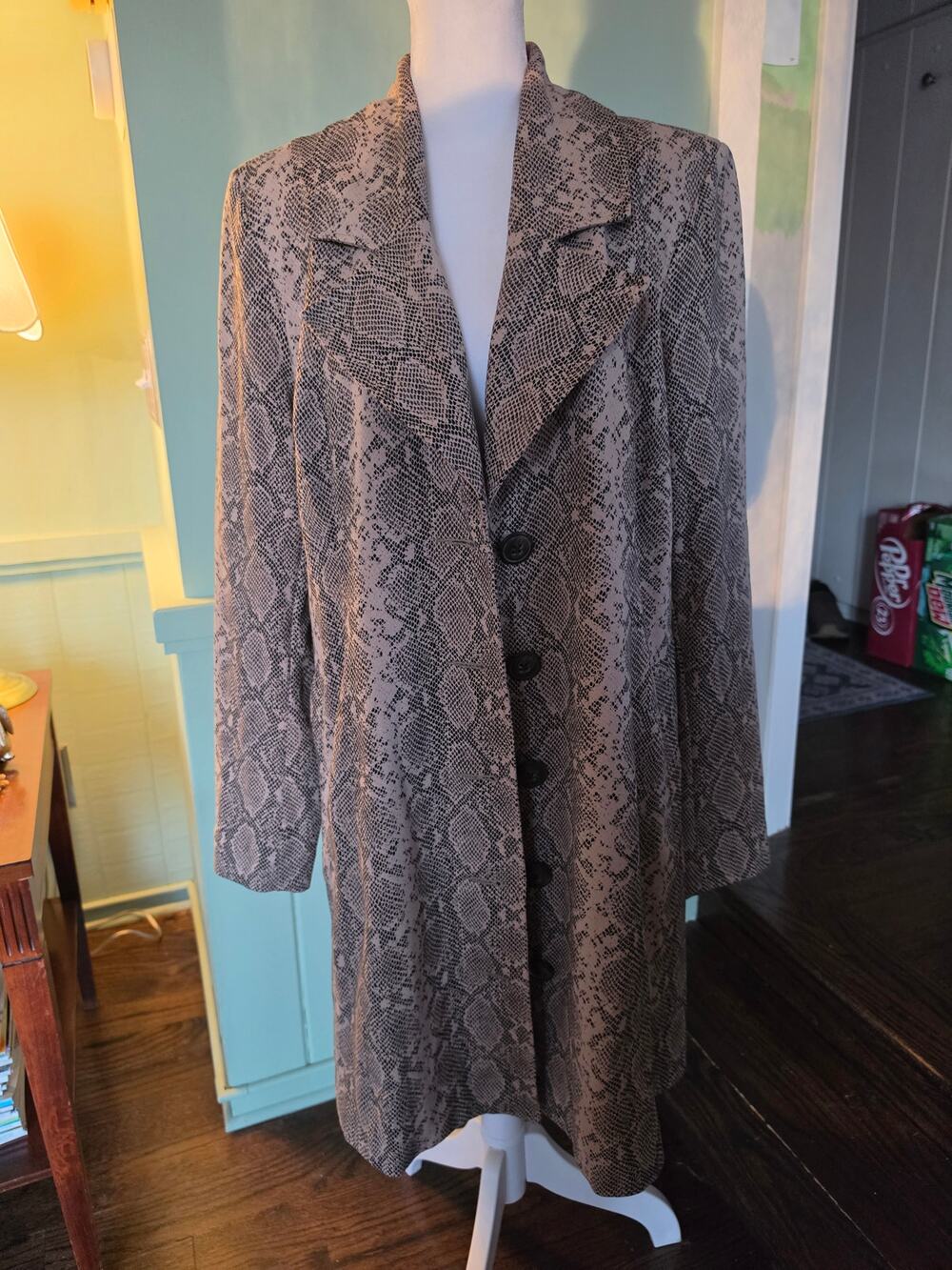 CAbi Style #4114 King Cobra Coat Trench Coat Size L EUC
